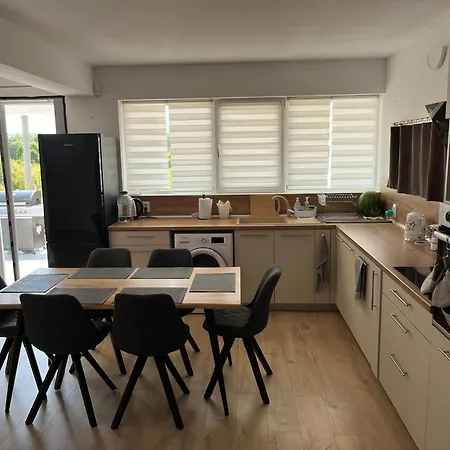 Trinity House 빌라 Obrochishte