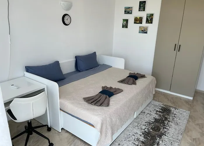 Trinity House * Obrochishte